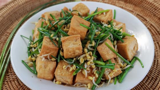 Stir-Fried Tofu with Bean Sprouts and Chinese Chives | Vegetarian Recipes